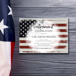 Invito al pensionamento patriota vintage, invito all'onore militare, biglietto di pensionamento per veterani, modello di onore militare, invito con bandiera americana in difficoltà