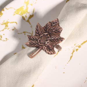 Messing Ahorn Serviettenring Set | Eleganter Serviettenhalter | Vintage Tischdekoration | Gold Serviettenring | Luxus Esszimmer-Accessoire | Hochzeit Tischdeko