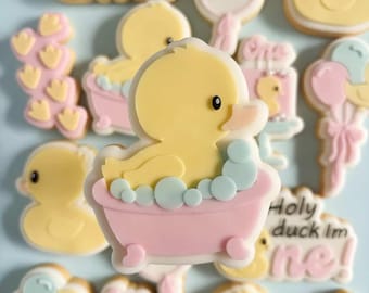 Rubber duck in tub cookie stamp and cutter