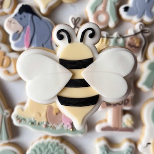 Bee cookie stamp and cutter