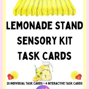 Puede incluir: Un toldo a rayas amarillo y verde con el texto "LEMONADE STAND SENSORY KIT TASK CARDS" en negro. Debajo del toldo hay ilustraciones de una jarra y un vaso de limonada, limones y fresas. El texto "20 INDIVIDUAL TASK CARDS + 4 INTERACTIVE TASK CARDS" está debajo de las ilustraciones. Un logotipo para "Little Sense Makers" está en la parte inferior de la imagen.
