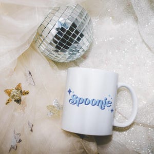 Blue “Spoonie” Mug – Chronic Illness Coffee Cup – Funny Bold Typography Gift, Quirky Homeware, Spoonie Life Decor