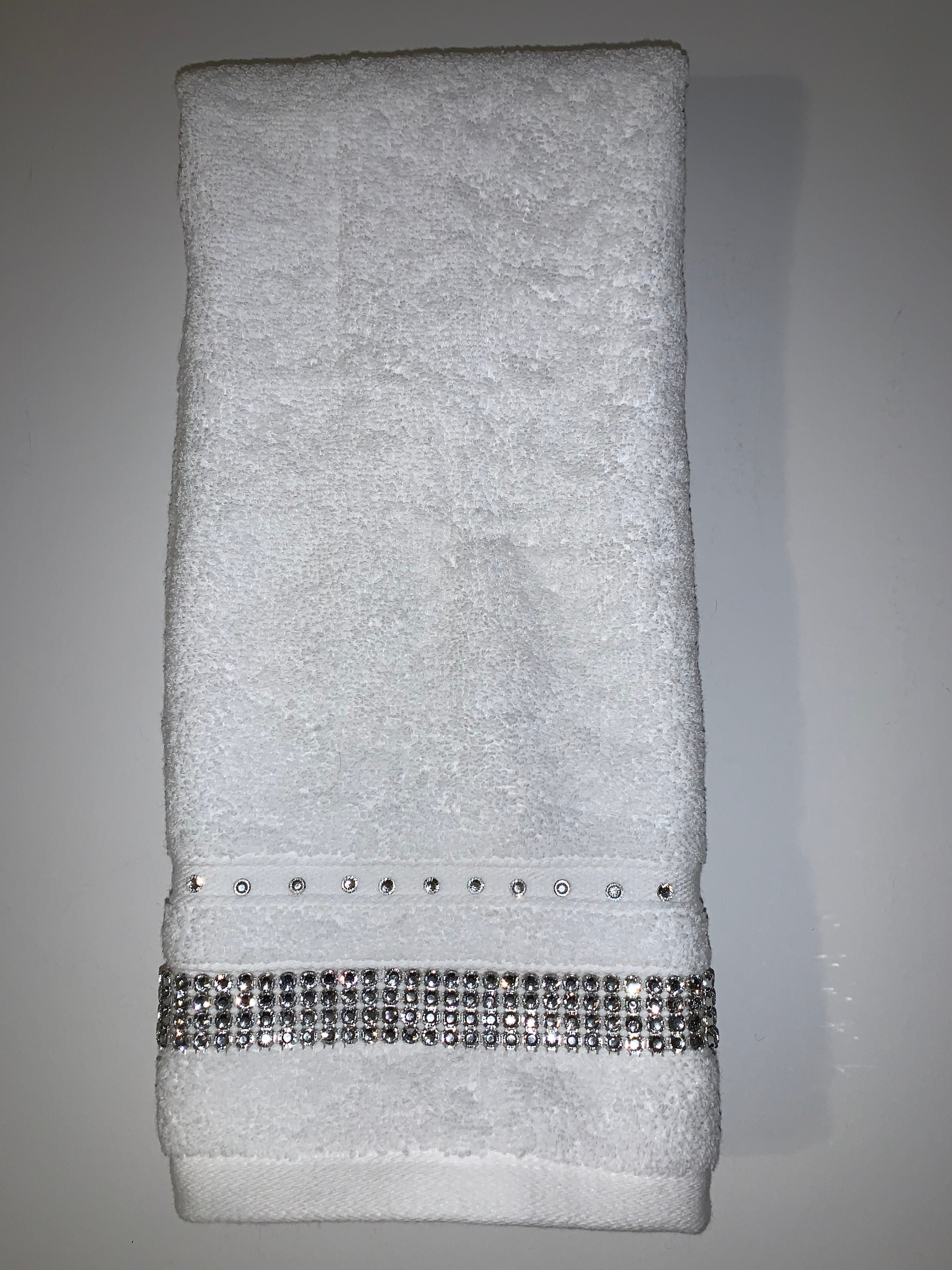 Glitz+Glimmer Silver Rhinestone Plush White 2 Hand Towel 2 Fingertip Set  Holiday