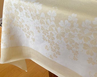 Mantel de lino irlandés con tréboles de damasco amarillo pálido, para 6-8 personas (67 x 86)