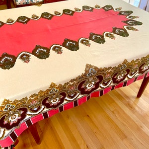 Large tablecloth Williams Sonoma 70 by 108, festive entertaining, large scale print, red and brown paisley, red center, cotton seats 8 to 10