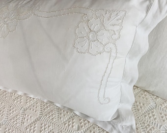 1930s Linen Pillow Sham, Off White with Drawn Thread Lace, Flower Embroidery, Large 18 by 32