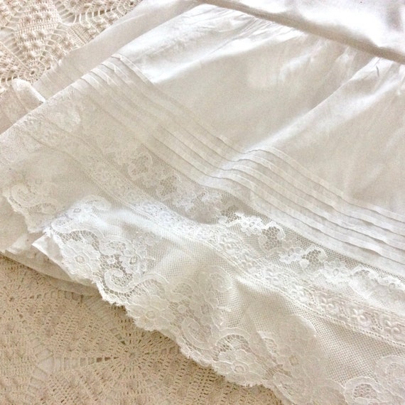 Antique lace petticoat cotton cambric fantail ruf… - image 2