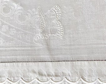 Large Victorian bath towel linen damask monogram B, oval floral pattern, size 27 by 42, silky and heavy, elegant vintage household linens