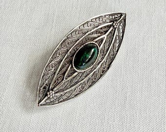 Broche de hoja de filigrana de plata de ley, cabujón verde de Eilat, Israel, marcado 925, forma de ojo.