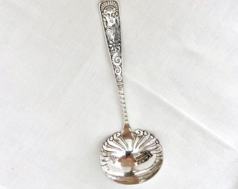 Assyrian Head gravy ladle by Rogers Bro, stunning face in headdress, 7 inches, circa 1880s, late Victorian fascination with ancient world