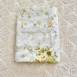 Vintage Springmaid Twin Flat Sheet, Peach Floral Eyelet Lace, 1980s Wondercale