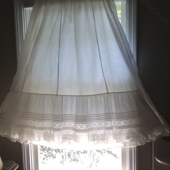 Antique lace petticoat cotton cambric fantail ruf… - image 6
