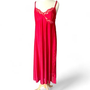 Shadowline lacy red nylon peignoir set in size medium, fitted nightgown, robe with drawstring waist, 4 red buttons, 1980s vintage sleepwear