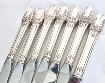 7 dinner knives in FIRST LOVE by 1847 Rogers Bros, 1950s silverplate, vintage silverware flatware, mid century tableware, scratches from use