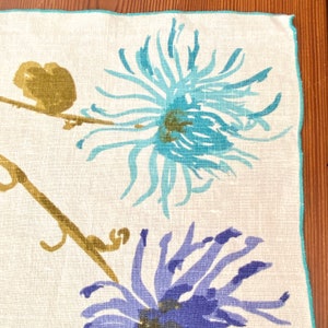 Vera Neumann placemat set for 4, spider mums flowers, purple turquoise olive green, Belgian linen print, vintage table textiles image 7