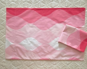 Shades of Pink Seven Seas Pillowcases, Cannon Royal Family 1970s, Standard Size, Vintage Percale