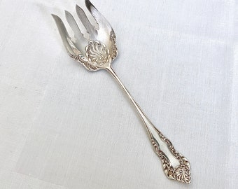 Antique fork salad server Laurence 1901 silver plate, American Silver Co ASCO, shell motifs, 8 inches 4 shaped tines