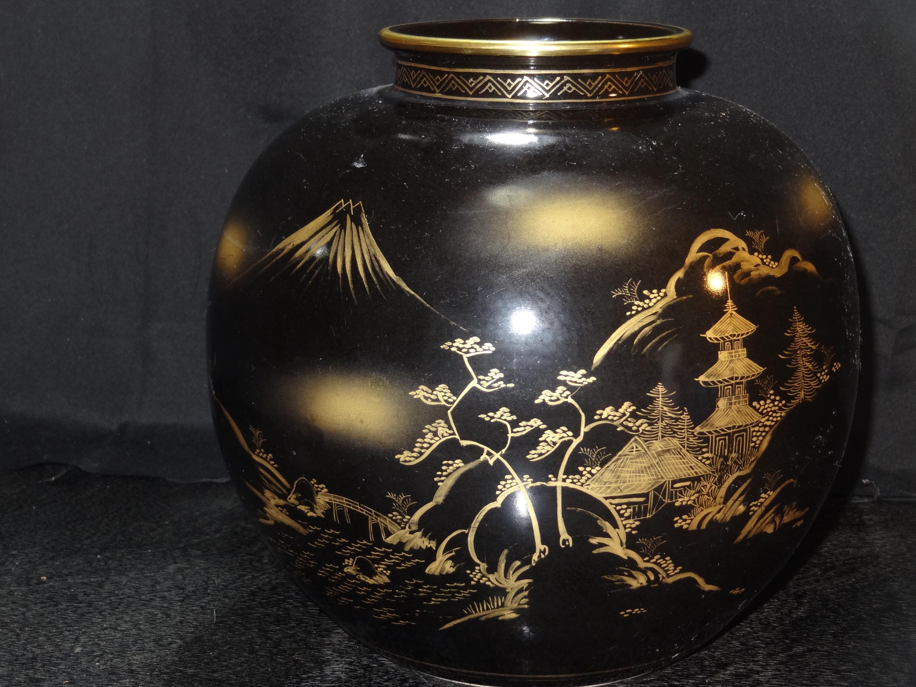 金色の陶器花瓶 手描き　九谷焼 九谷焼の美術花瓶 - Etsy 日本