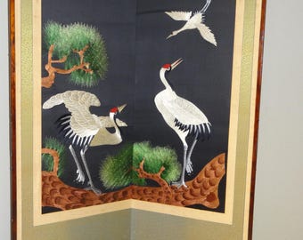 Enorme biombo japonés de seda bordada de 107 cm de ancho, con detalles dorados de pinos y grullas, arte mural plegable tradicional Byobu, 150 cm de alto, decoración zen imperial.