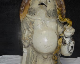 Enorme estatua japonesa personalizada de Tanuki, perro mapache de la suerte de cerámica Shigaraki, amuleto para el éxito en los negocios, decoración de jardín zen, 45 cm de alto, en perfecto estado.