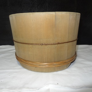 Traditional Japanese Round Wooden Rice Container "Ohitsu", Handcrafted Joint Work Without Nails, Zen Kitchenware, 11" Wide, Mint Condition