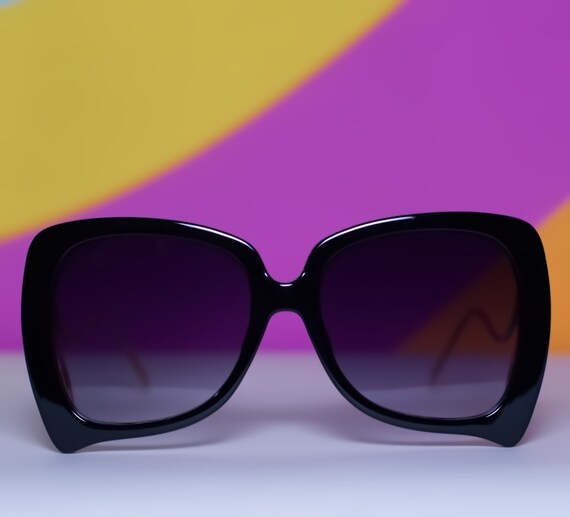 70s Flutter Retro Black Oversized Butterfly Sunglasses  display picture 2