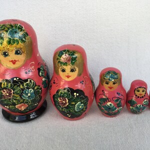 Vintage Russian Handpainted Lacquer Wood 5pc Matryoshka Nesting Dolls