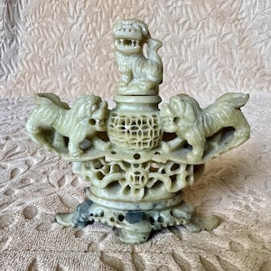 Vintage pot urne couvert chien en jade fu foo en pierre sculptée ou en jade