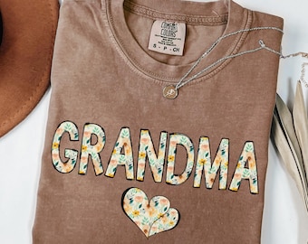 Floral Grandma Comfort Colors T-Shirt: New Grandma Gift