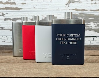 Petaca YETI® de 7 oz grabada y personalizada. Regalos para padrinos de boda, padrino mayor, recuerdo de boda, padre de la novia o del novio, regalo de golf, licor, día del partido.