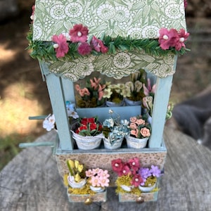 Flower Cart Miniature Decoration/Handmade Cart Miniature Diorama/Home Desk Decor/Forest Vintage Flower Cart Prop
