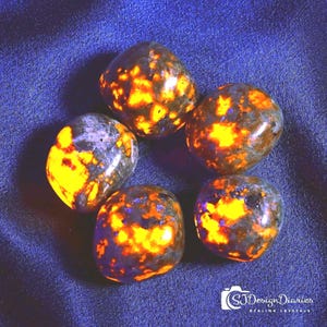 Yooperlite Tumbled Stone, UV Reactive Stone, Michigan Rock, Glows Under UV Light,