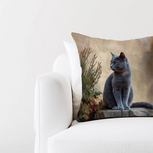 グレーの猫の編み込みクッション - 動物愛好家へのギフト、ペットアート、タペストリーソファクッション