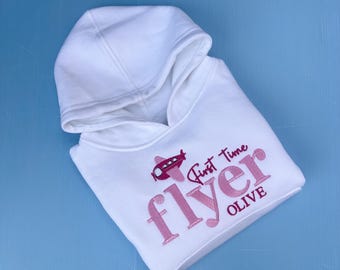 Broderad Hoodie med Flying First Time | Personlig Semesterresa