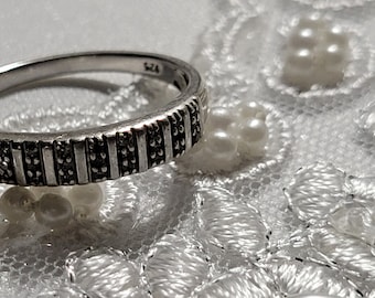 925 Sterling and Genuine Micro Diamond Ring Wedding Antique Size 7 1/2 can be stackable  6mm Weight 2.1gr