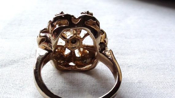 Vintage Cluster Ring 18k  HGE  Exquisite Flower  … - image 2