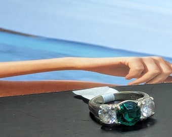 Promise ring Amazing Emerald Cz 1 Ct  Green   Ring Size 6  Exquisite Design on Quality  Sterling