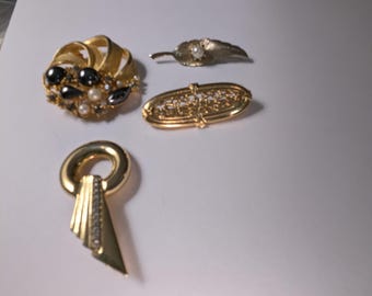 Art Deco Vintage Brooches lot Glass Grey Cabochons Faux Pearls and Rhinestones*Leaf Pearl*Oval Filigree*Deco Design 1980s Brooch