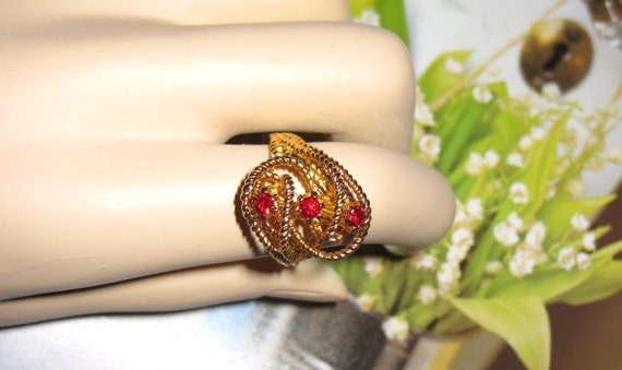 Estatement RETRO Ring 1960's  Cluster Dome Ring 1… - image 5