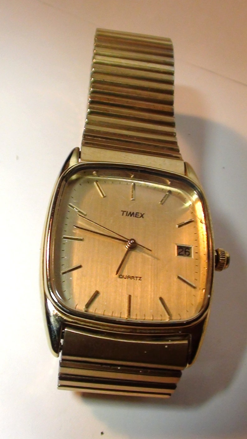 Timex Watch Vintage Quartz LA Cell from the 1970s Mens Wrist Watch Expandable Band Water Resistant image 5