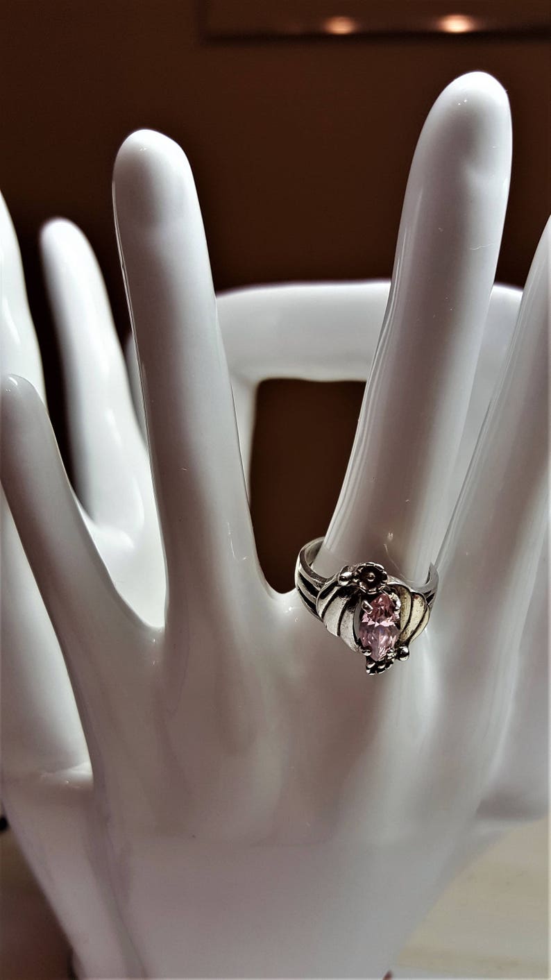 Rosa safirring med födelsesten i oktober 12 mm x 8 mm Rosa markisring signerad 925 i utmärkt skick RINGSTORLEK 6 Vintage bild 5