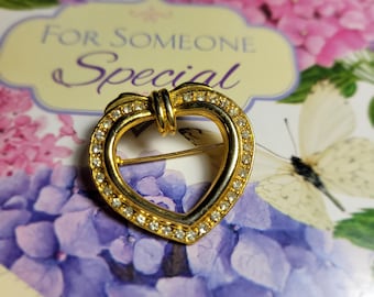 LOVELY Crystals Sparkly Heart Brooch with a Bow Gold plated Excellent Condition