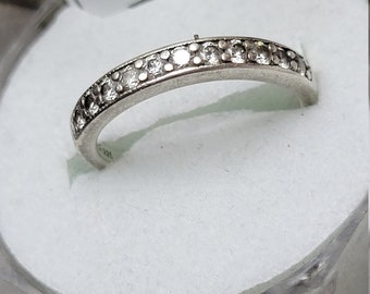 Vintage GLAMOROUS 925 Silver  Diamond Spark of  Cubic Zirconia stackable Size 6 1/2 Wedding Band