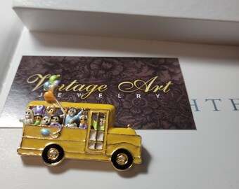 Brooch Yellow School Bus Collectible Pin Enameled Fun and full of kids Exc cond