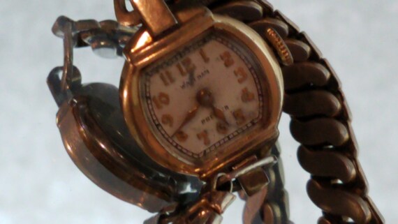 Waltham wrist watches 17 jewels top