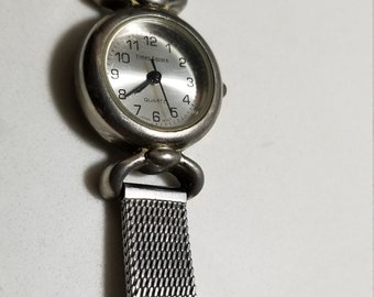 NY TIMES SQUARE Collectible Women  Wrist Watch ClassicMesh Bracelet Band  Working Vintage