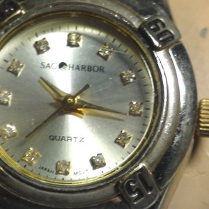 WOMEN Sag Harbor   Quartz  WATCH Runs Great  Classic Design for small wrist 6&quot;
