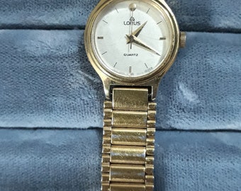 Vintage 1980's Lorus (Seiko Corp)  Wrist Watch  Ladies Working Classic Collectible Design 1" diam face  Watch Working