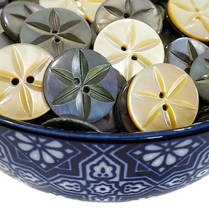 Vintage Starburst Mother of Pearl Sewing Buttons for Knitting and Crafts, Your Choice of Colors, 3/4 inch 20mm 2 Hole Style Natural Shell