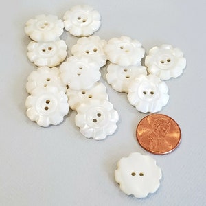 Carved Mother of Pearl Vintage Flower Buttons in White or Fawn, Natural Shell for Sewing, Knitting Sweaters, Jewelry Beads, Embellishements White